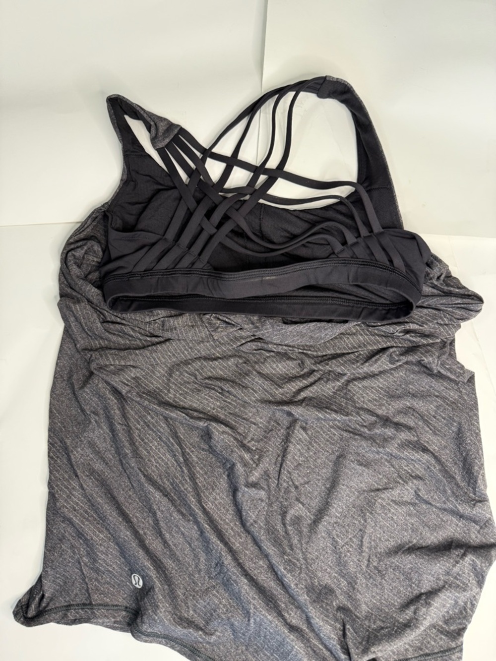 BUNDLE: Lululemon, tank, crop joggers, size 6. - Picture 6 of 8